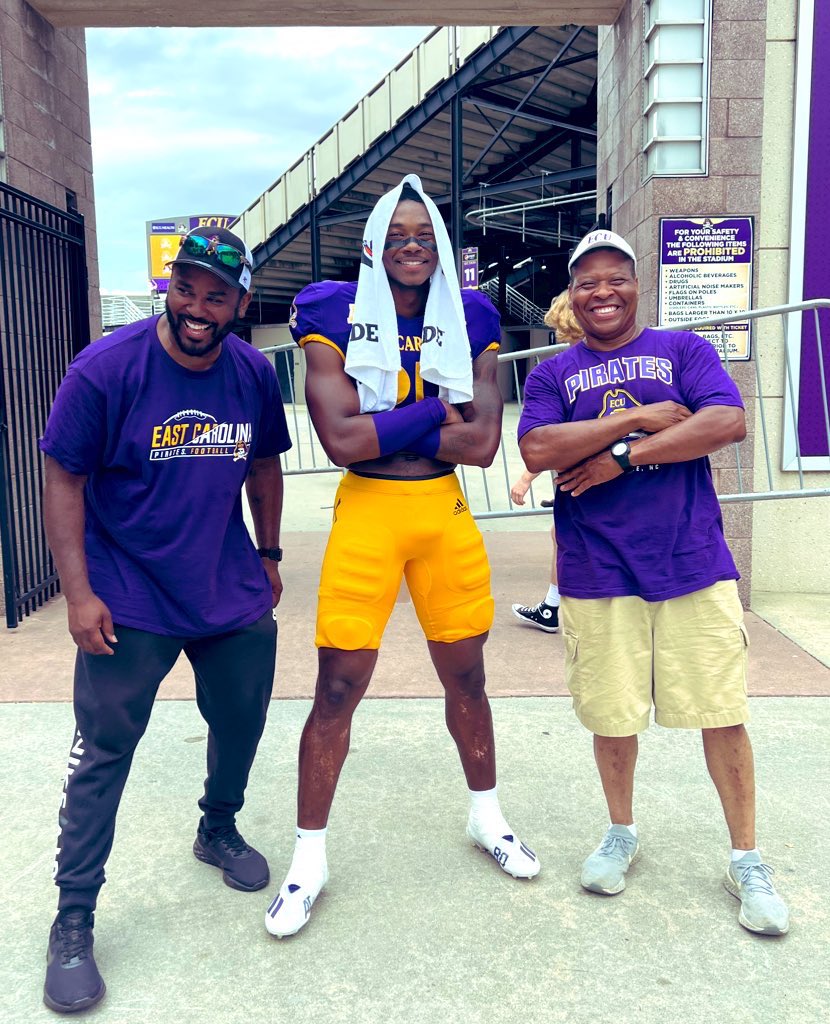 Have Officially entered my name in the Transfer Portal ‼️ 6’1 200 DB with 2 years left eligibility 📲 <a href="/YoureNextTrain1/">Y. N. T. 🤘🏿🤘🏾🤘🏼</a>