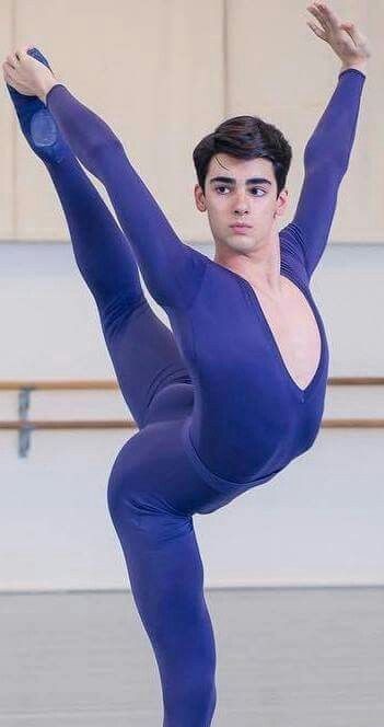 JEO6591's tweet photo. #BalletFascination #BalletStudent #BalletPost https://t.co/9AnALPSURK