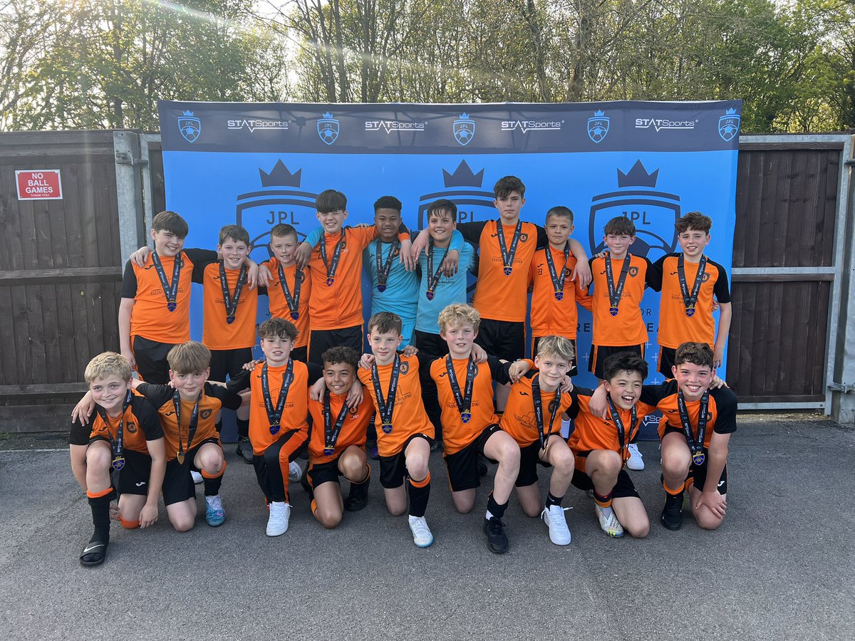 JermaineRene86's tweet photo. @jpluk Winners and Loser in football and today wasn’t our day but to me you guys are winners and have been amazing all year. Congrats on winning the league &amp; the regionals. 🟠⚫️🟠⚫️🟠⚫️🟠 @JPProFootball https://t.co/oeR3XM1YFo