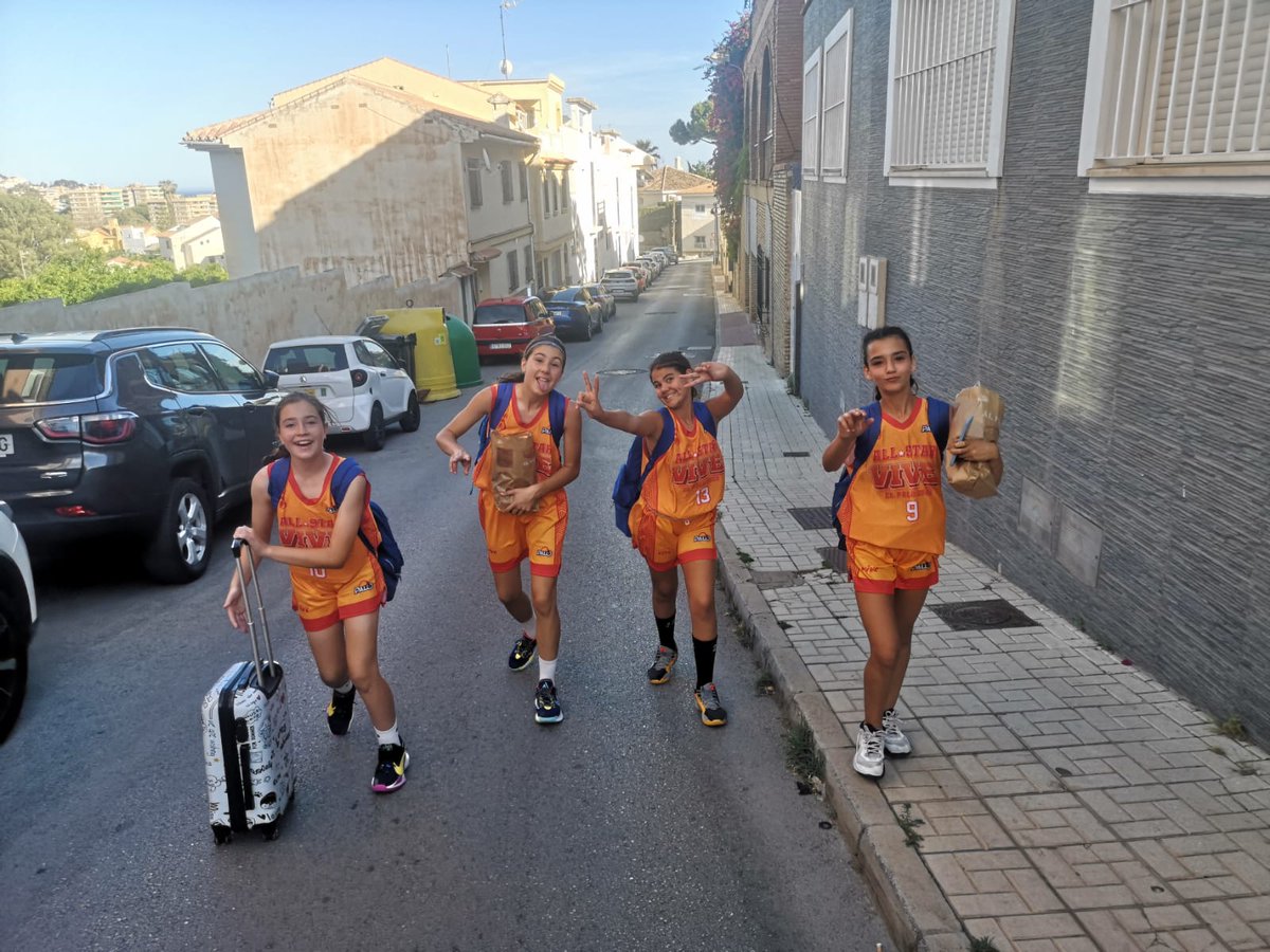 #Allstarvive2023 

Fase de grupos 💙💛

@cdlasallebasket 4️⃣9️⃣
<a href="/cblamojonera/">Club Baloncesto La Mojonera</a> 9

Nuestro mini jugará mañana las semifinales 💪

⏰️12:45 🆚️ <a href="/EBGMALAGA/">EBG Málaga</a> 

A tope chicas ‼️