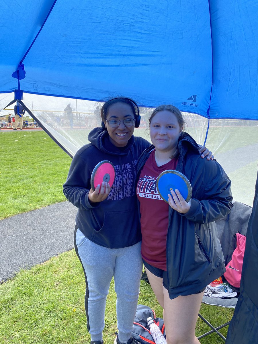 ARHSTitanTrack's tweet photo. Violet Wegman and Rusquel Ramirez threw 76’ 2” and 79’ 1” respectively! Awesome job today, Titans! #HisAndHers @GreeceArcadia @GreeceCentral @GCSDsuper https://t.co/oXzaAmetzG