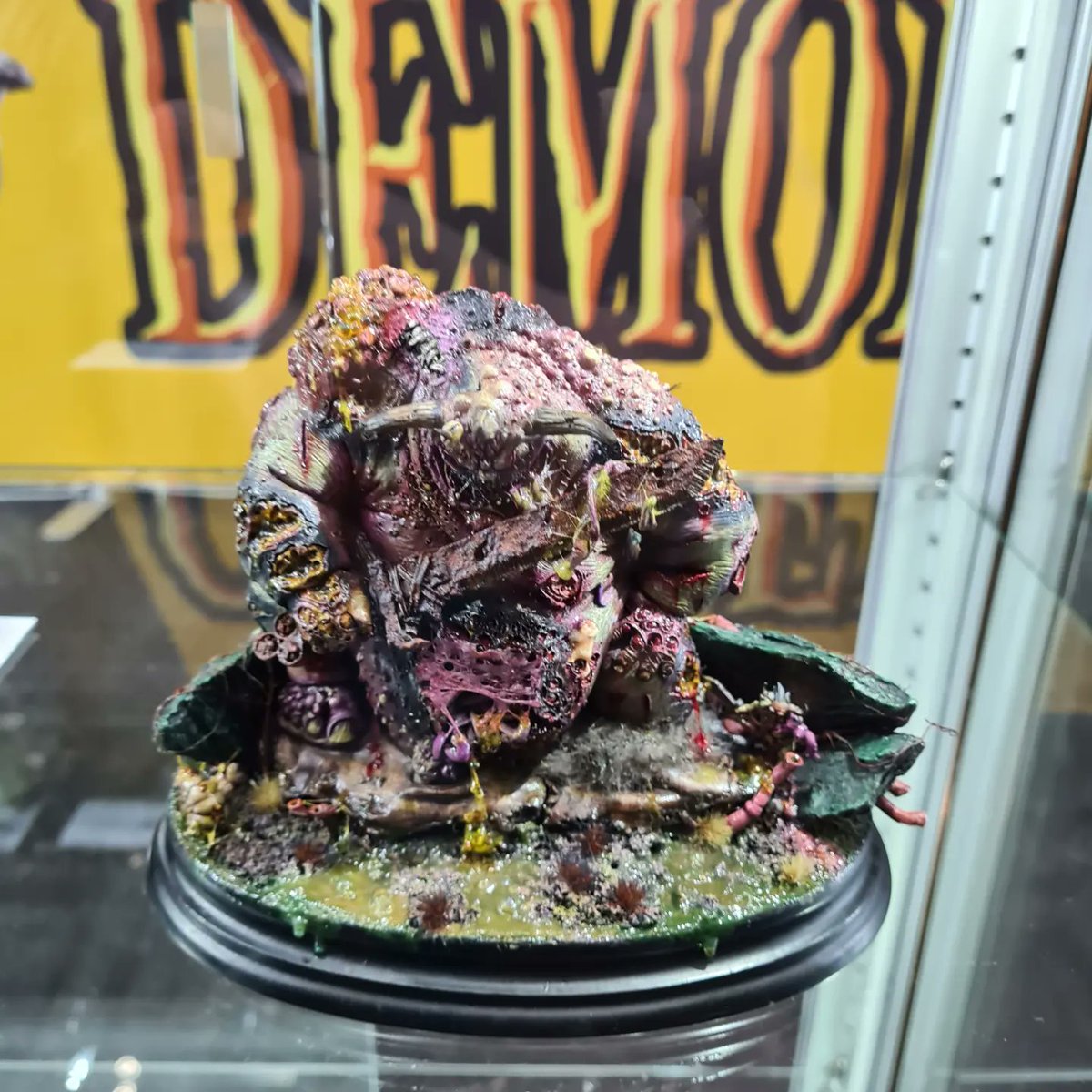 cagedslinky's tweet photo. Amazing day at #warhammerfest2023 was great to help out the #Tacticus team doing demos and talking to new and old players 🤟

@tacticusgame
#40ktacticus
#warhammer40k
#warhammertacticus #mobilegames #mobilegaming #gamer #gatcha #Guild #Gaming #android #ios #warhammerfest https://t.co/DN7dwlgaya