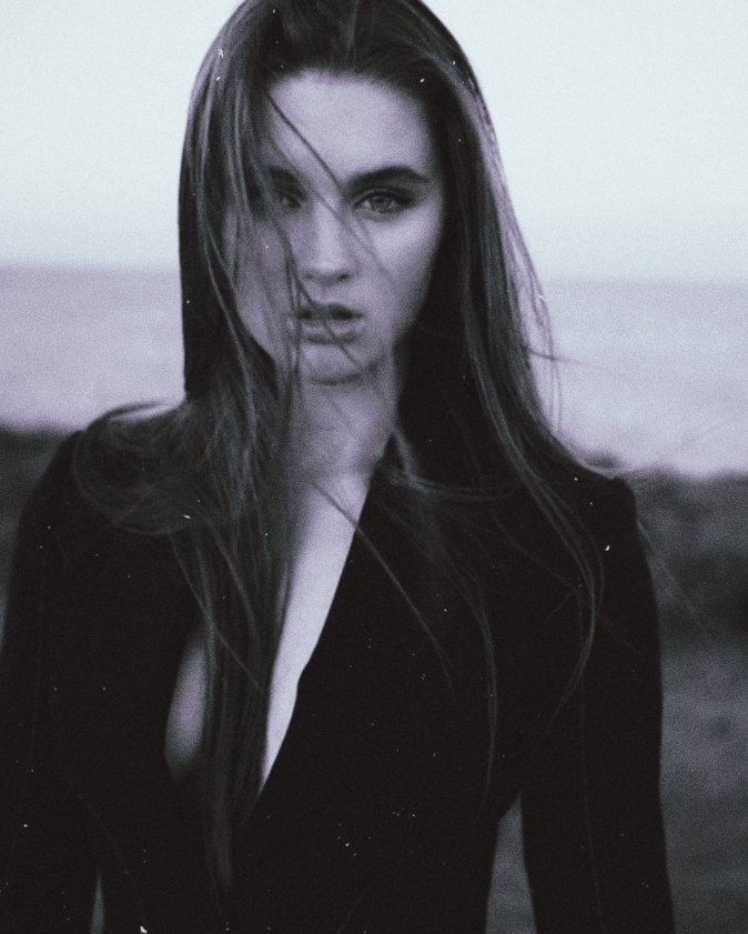 svannahourly's tweet photo. have you been here in other lives, my love? https://t.co/2Th2FaXzFD