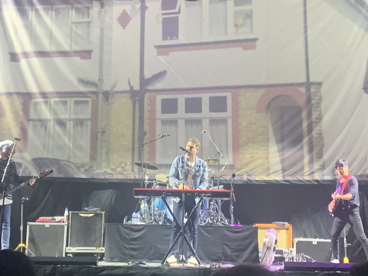 shezallo2012's tweet photo. @Scouting4Girls amazing night at Leeds thank you so much 💞 https://t.co/vY37eExqtd