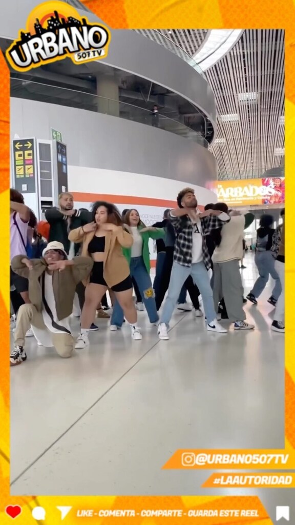 #BOZA #DALEX #VOLAR ✈️ 
Este grupo de jóvenes la botaron realizando esta presentación dentro de la nueva terminal del aeropuerto