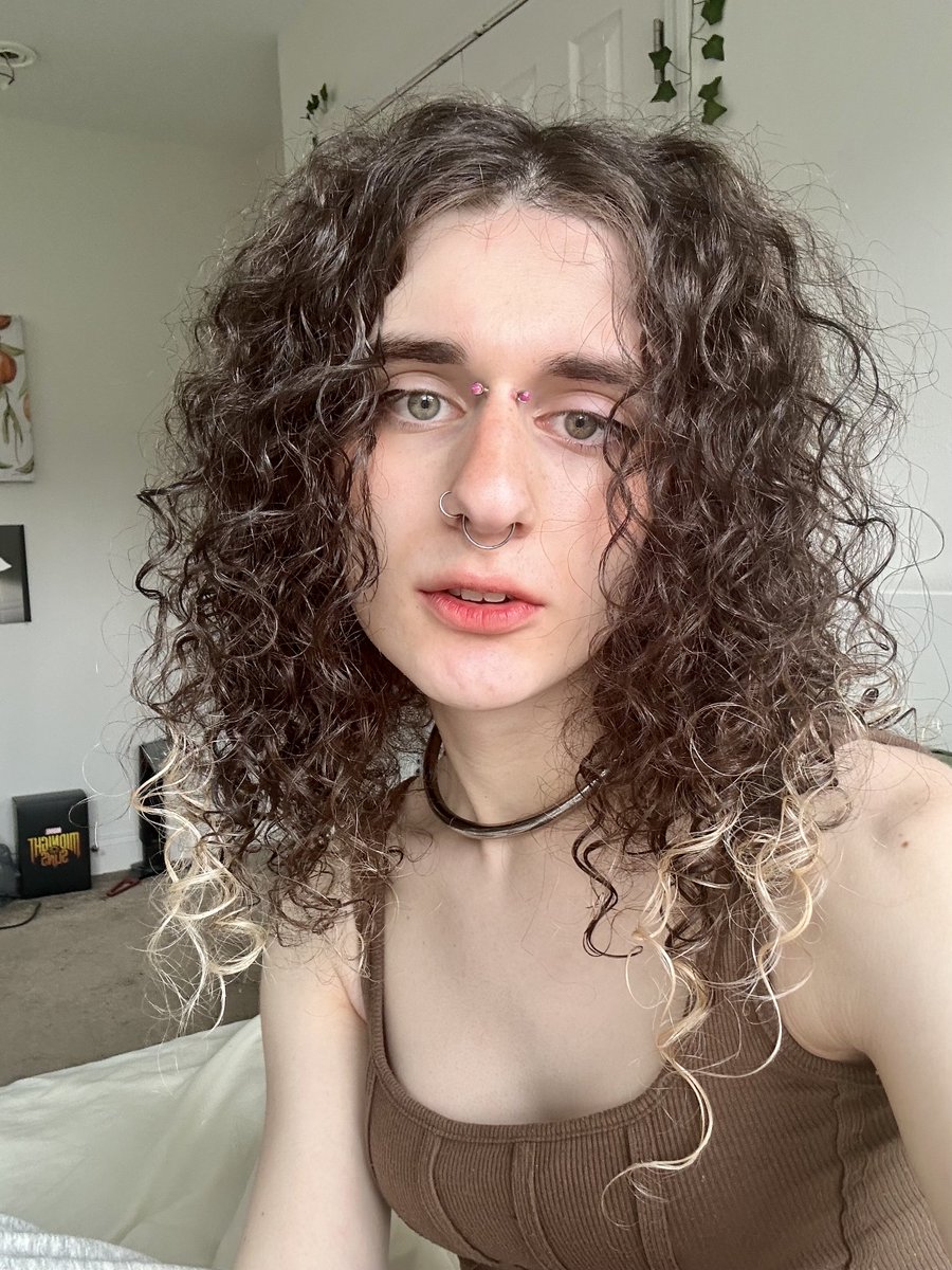 clamtime's tweet photo. good afternoon from gods sleepiest woman https://t.co/rCrvgEWubM