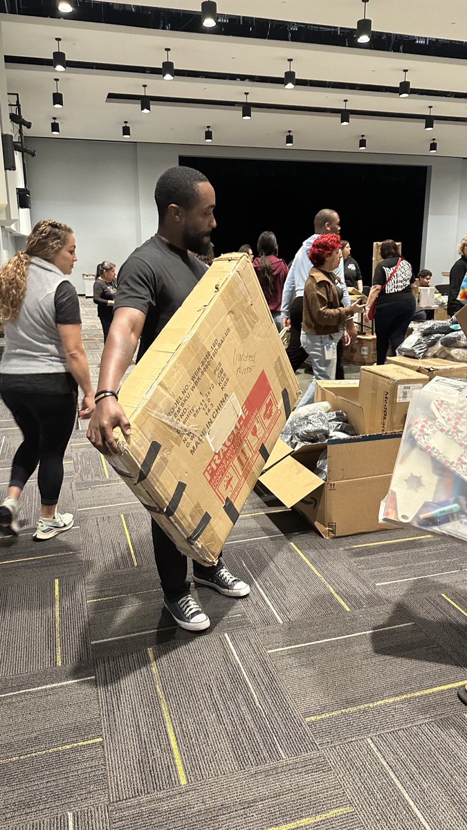 Sandra Garza (@san_gza) on Twitter photo Thank you for coming !
Love has not Limits!
Our WHS families were blessed with great resources ! We 💛🖤you !
<a href="/HISDSupe/">Mike Miles</a> <a href="/WisdomHS_HISD/">Margaret Long Wisdom High School</a> <a href="/kbrantl19/">Kenneth Brantley II</a> @HISD_Wraparound Thank you for coming !
Love has not Limits!
Our WHS families were blessed with great resources ! We 💛🖤you !
<a href="/HISDSupe/">Mike Miles</a> <a href="/WisdomHS_HISD/">Margaret Long Wisdom High School</a> <a href="/kbrantl19/">Kenneth Brantley II</a> @HISD_Wraparound