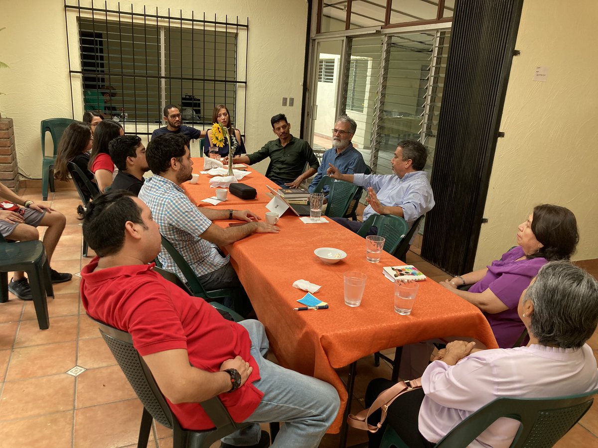 acropolistecla's tweet photo. Te deiamos unas excelentes fotos de la actividad de esta mañana, donde reflexionamos sobre el Alma desde una visión de Egipto.

Te invitamos a participar en nuestros futuros cafés filosóficos. https://t.co/nxd0dOZSk4