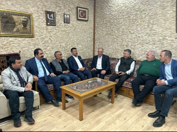 Deva Partisi İl Başkanımız Sn. @akincisinan, #Milletittifakı CHP Malatya milletvekili adayımız Sn. <a href="/veliagbaba/">Veli Ağbaba</a> ve CHP İl Başkanı Sn. <a href="/barisyildiz_44/">Barış YILDIZ</a> ile beraber Malatya Baskilliler Derneği başkanı Yunus Görgün'ü ziyaret ederek seçim sürecine dair görüş alışverişinde bulundular.
