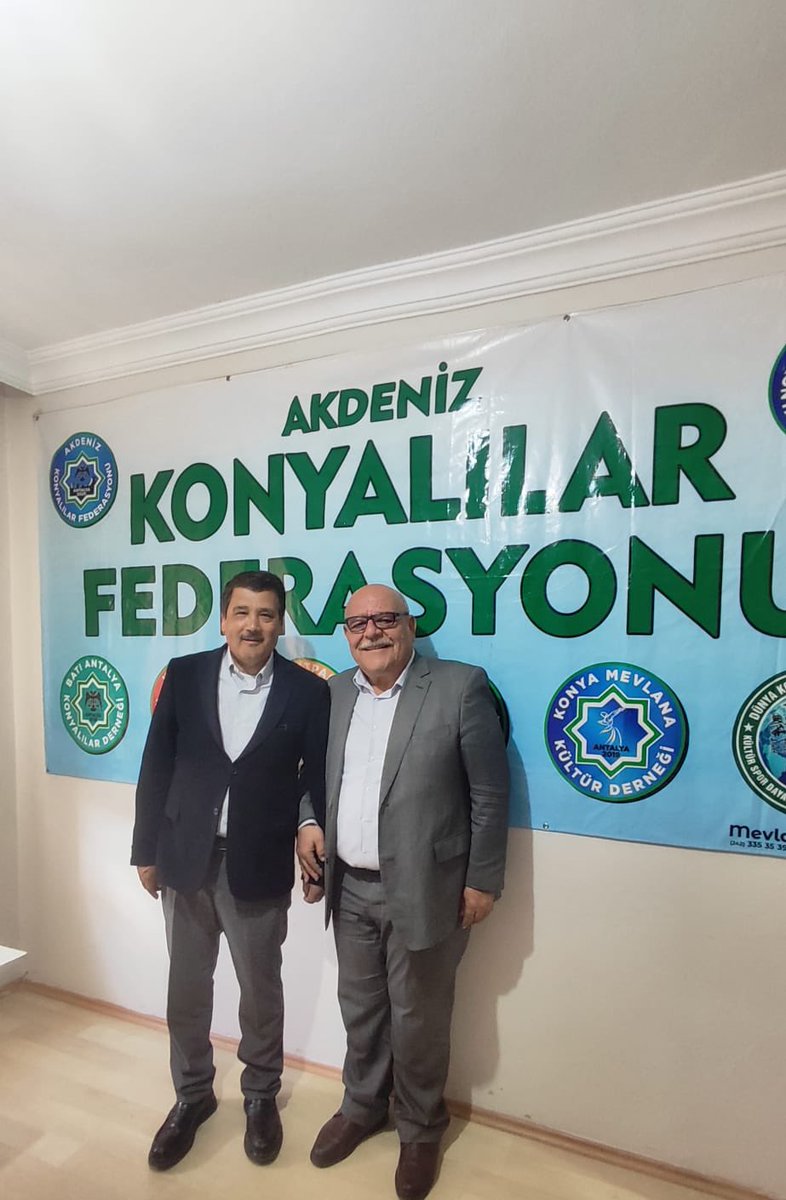 YardHizPlatform's tweet photo. Bu görüşme ve katkı çabası daha bi’ anlamlı ☺️

Derdimiz ve dosyamız hepimiz adına  bu kez;

Babası ve Oğlu @AhmetCe33210127 #YardımcıHizmetlerSınıfı mağduru olan,  Antalya @AkdenizLar Başkanı
Sayın Hasan Hüseyin CENGİZ Beyefendi tarafından @Akparti Antalya MV, Vali, Emniyet Eski Genel Müdürü Sayın @kemalcelik007 Beyefendiye izah ve teslim edildi.

Evvelâ, 

Konuyla bizzat ilgileneceğine, mükâleme etmemizle derdimize aşina olan  Kıymetli Vekilimiz @avmustafakose  ile de istişare ederek ilgililere, en üst makamlara ivedilikle ileteceğine dair söz veren Kıymetli Vekilimize,

YHS’li olmamasına rağmen sıkıntılarımızın kuşaklar boyu devam ettiğinin canlı şahidi,
“Ailelerimizle 600.000 kişiyiz” söylemimizin ispatı olarak konuyu içtenlikle anlatan Hasan Hüseyin CENGİZ Beyefendiye, toplantıya iştirak eden kıymetli oğlu @AhmetCe33210127 ve @bazan_nasuh arkadaşlarımıza da  teşekkürlerimizi ve minnetlerimizi sunuyoruz 🙏🏻😊

Hep birlikte başaracağız 💪🏻

@RTErdogan
@dbdevletbahceli
@ErbakanFatih 
@fuatoktay
@mustafaelitas
@yilmaztunc
@NumanKurtulmus
@leylasahinusta
@yilmaz_ismet58
@yavuzatar
@aselimkoroglu
@mustafaakis
@oktay_saral
@cemilertem
@mehmetucum
@drsoysal
@farukozcelikgsb
@drhasansert
@Hayati_Yazici
@mucahitkyilmaz
@belginuygur10
@ikalin1
@hasandogan
@TugrulTurkes 
@mhulkicevizoglu 
@celebimehmeta 
@ifarukaksu
@MKalayci42
@yasaryldrmMHP
@erkanakcay45
@sadirdurmaz
@TamerOsmanaaol1
@buyukataman
@KarakayaMevlut
@M_BilalAydin
@nevintaslicay
@_aliyalcin_
@yusufyazgan37
@OnderKahveci
@TalipGeylan06
@TurkesGuney