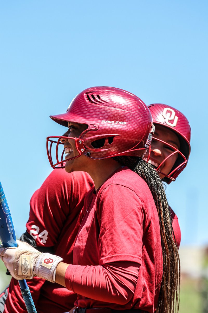 Somebody give this duo a name 🫣