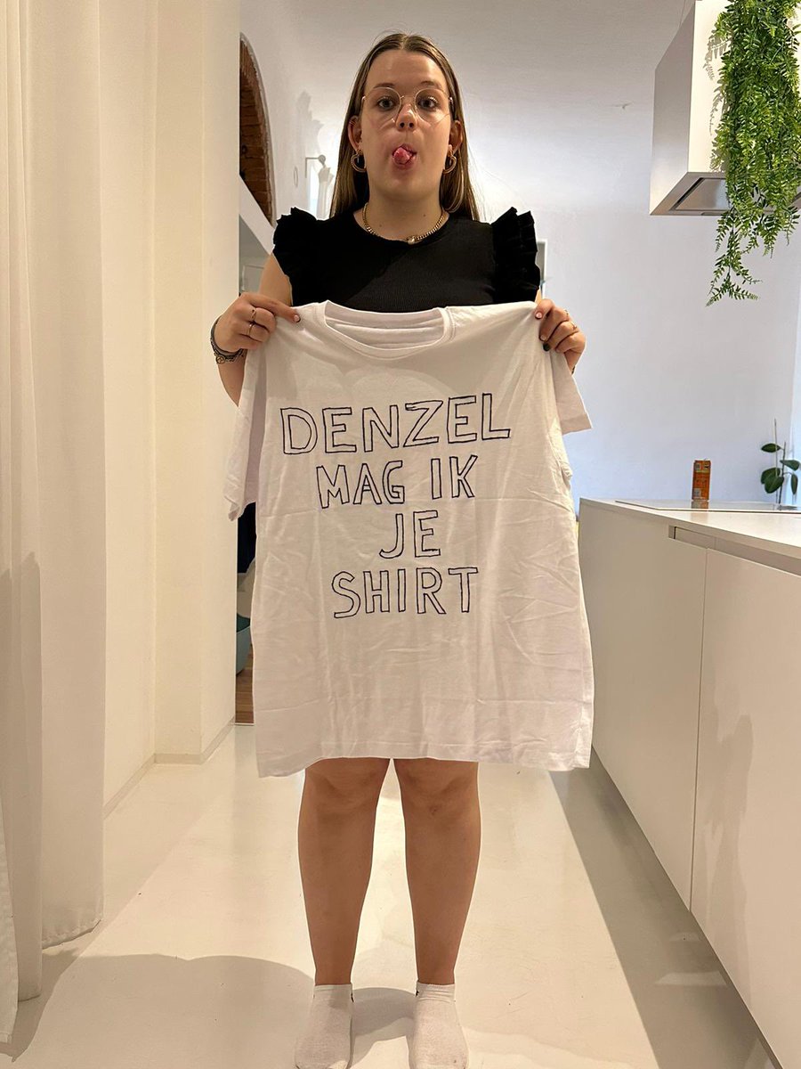 rorosave's tweet photo. @FCInternazional good luck tomorrow. #denzeldumfries mijn zoon en zijn vriendin komen jullie morgen aanmoedigen 💪 https://t.co/PpDYxxTpdE