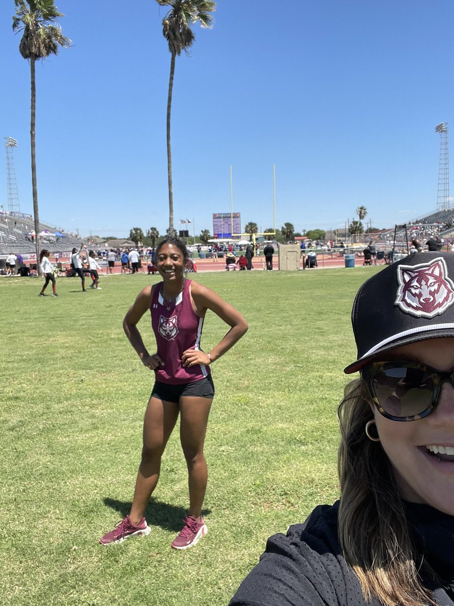 🐺 <a href="/Jerriana_McW/">Jerriana</a> Sandpit here we come!! #BTP #TRACKISFUN <a href="/DavenportTrack/">DHS Track 🐺🥇</a> <a href="/DHS_GHoops/">Davenport Girls Hoops</a>