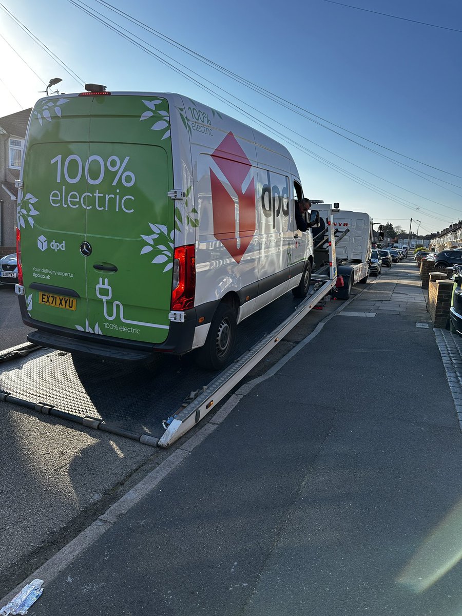 gary_rawlings83's tweet photo. @MercedesBenz My van is on its way back to you again, I had to wait 5 months for a new battery to be installed and after having it back a number of days another battery malfunction. https://t.co/9awgHyqJEW
