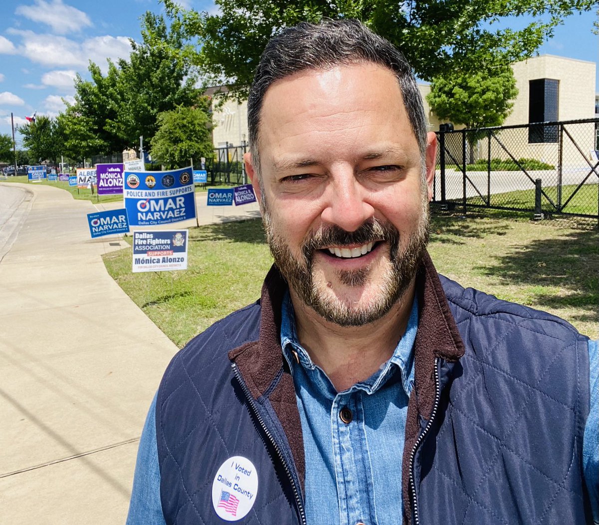 RafaelAnchia's tweet photo. I voted in West Dallas today! 

Hoy voté en West Dallas.   

#VeTVota #GoVote
#EleccionesLocales 
#LocalElections https://t.co/ZiFfQsQpIb