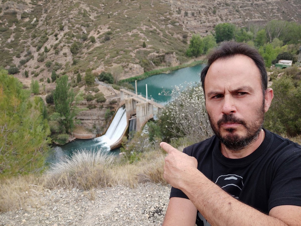 JuanviPalleter's tweet photo. Mañana vídeo desde la Presa de Toranes ( Teruel ). 
Sólo los valientes retuitearán. https://t.co/CrxjQkQnbY