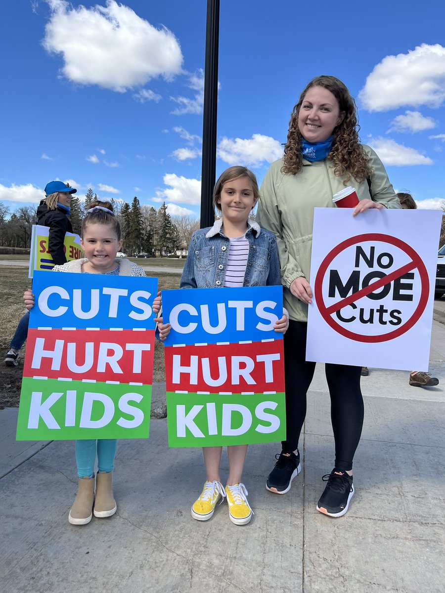 SaskTeachersFed's tweet photo. We’re making noise for public education! #MakeNoise4Ed

It’s time the government invests in our students and teachers! https://t.co/UFiXW9mCyk