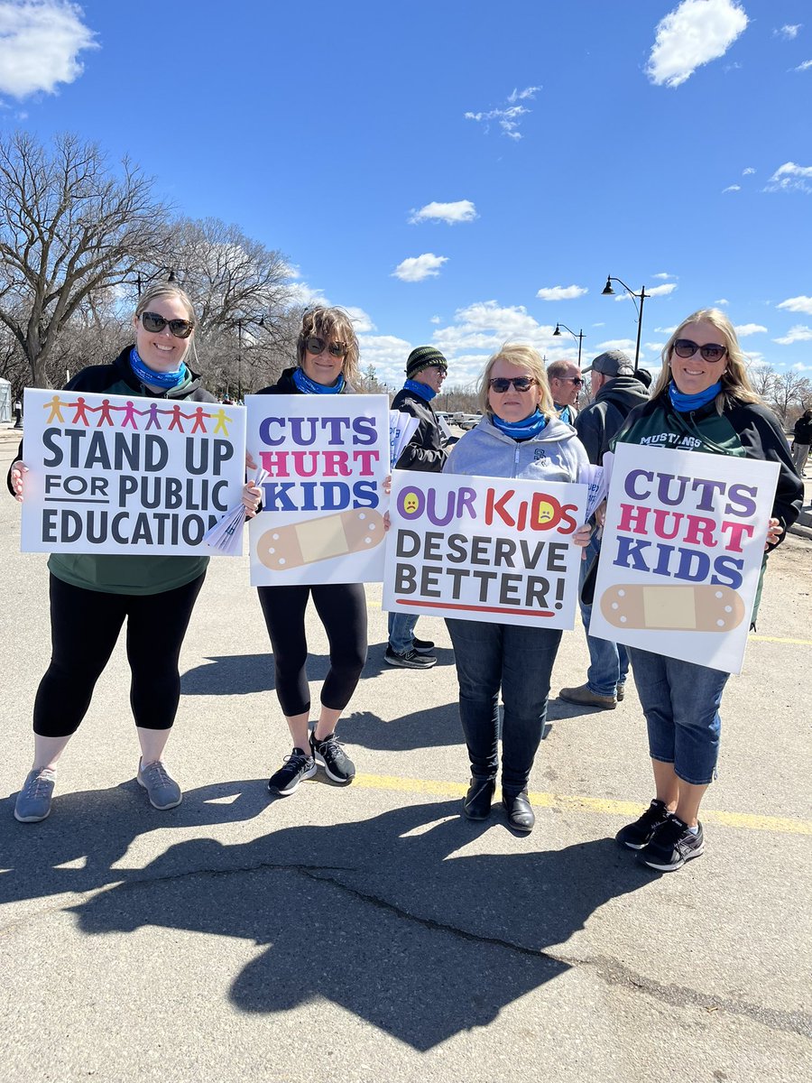 SaskTeachersFed's tweet photo. We’re making noise for public education! #MakeNoise4Ed

It’s time the government invests in our students and teachers! https://t.co/UFiXW9mCyk