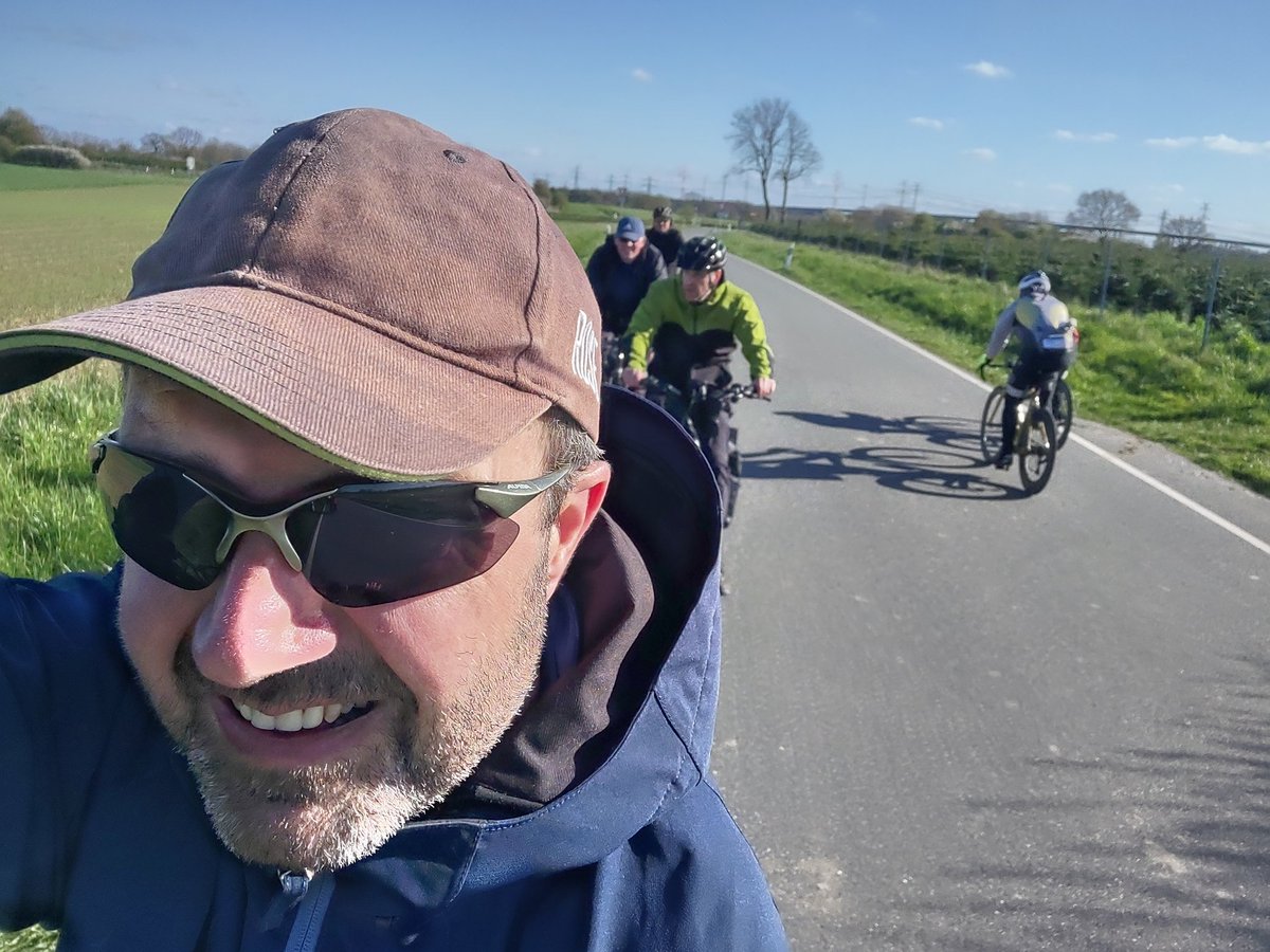mickoester's tweet photo. Heute mal wieder dieses draußen probiert. Schöne Tour. https://t.co/zjxuKMHWsj