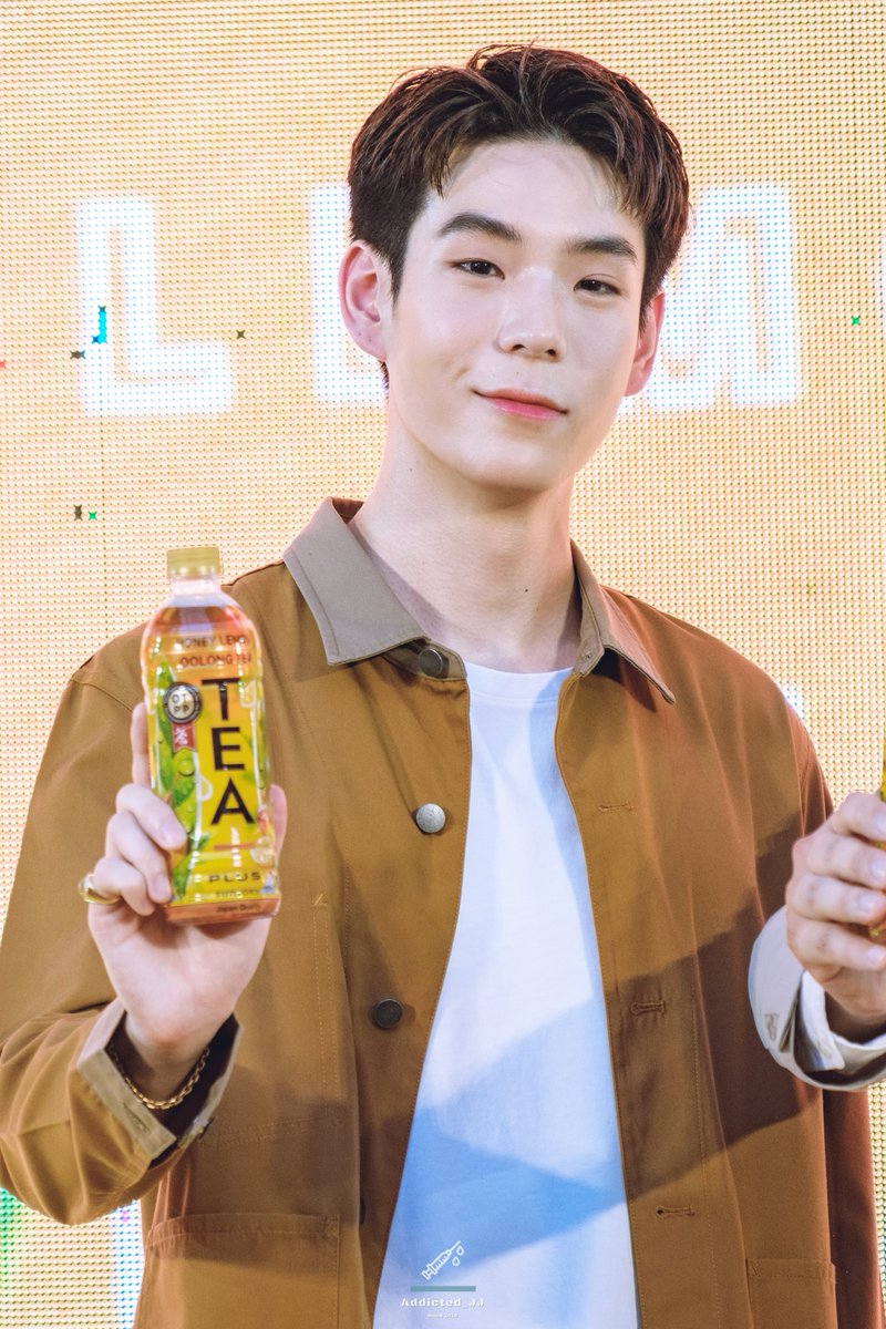 พรีเซนเตอร์คนหล่อครับ

#JAYLERR 
#TeaPlus #ชาอู่หลงทีพลัส 
#ทีพลัส #ทีพลัสฮันนี่เลมอน 
#IntoTheSurprisingWorld