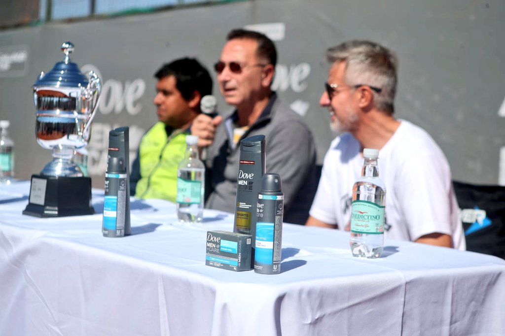 MindepCoquimbo's tweet photo. Seremi del Deporte @fernandolaser junto a @elpulgadelapena , Cristian Leyton del Club de Tenis de Coquimbo y el jugador Pedro Boscardín dieron el vamos al @ChalChileLegion en el puerto, que se inicia este 1 de mayo. 👋💪🎾 https://t.co/QMJeo8wisn