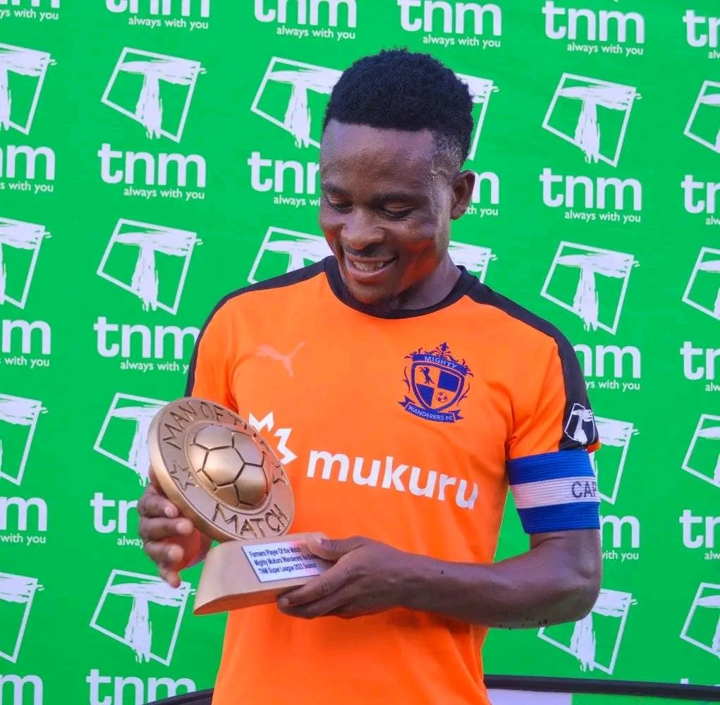 mightywanderers's tweet photo. K50,000 in his account for scooping man of the match award.
#ekhayafarmfoods #smileinsurance #mightywanderers https://t.co/xtNysfAo6Y