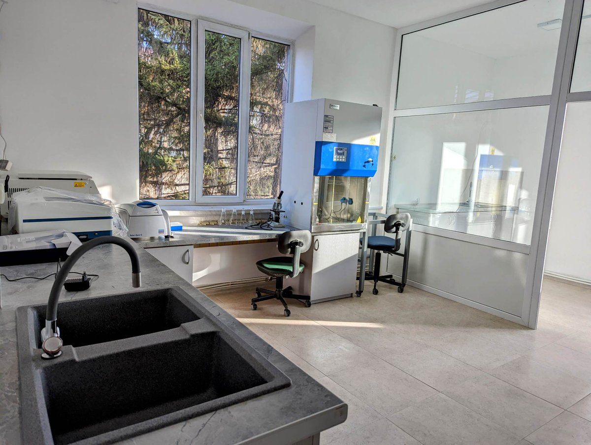 IC_ArmenianMyco's tweet photo. We have 2 incredibly exciting announcements 🍄
First, our collaborators at the A. Takhtajyan Institute of Botany in Yerevan, Armenia have just opened the molecular biology lab! This lab was fully renovated largely thanks to the support from generous donors from our Go Fund Me!🇦🇲 https://t.co/EvbB3ucnG4