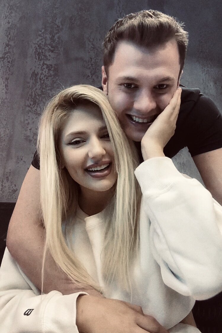 AyTolOfficialFc's tweet image. bize olan güveniniz bizim size olan sevgimiz o kadar güzel bir şey ki sizi çok seviyoruz sonuna kadar arkanızdayız

TekDerdimiz AyTol