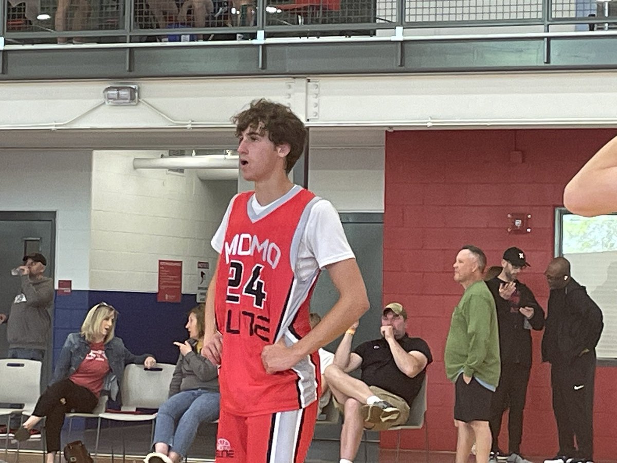 6’4 2025 Andrew Groos of <a href="/MidMoElite/">Mid Mo Elite</a> 2025 is an athletic forward who catches the ball well in traffic and can finish over the top. Excellent offensive rebounder who stays active. Attends Osage #PHJayhawkJam <a href="/PHCircuit/">Prep Hoops Circuit 🏀</a>