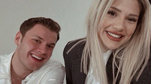 AytolPics's tweet image. ilk günden bu yana sevginizi en gerçek haliyle bize hissettiriyorsunuz biz de sizi çok seviyoruz ve desteğimiz her zaman sizinle 

TekDerdimiz AyTol