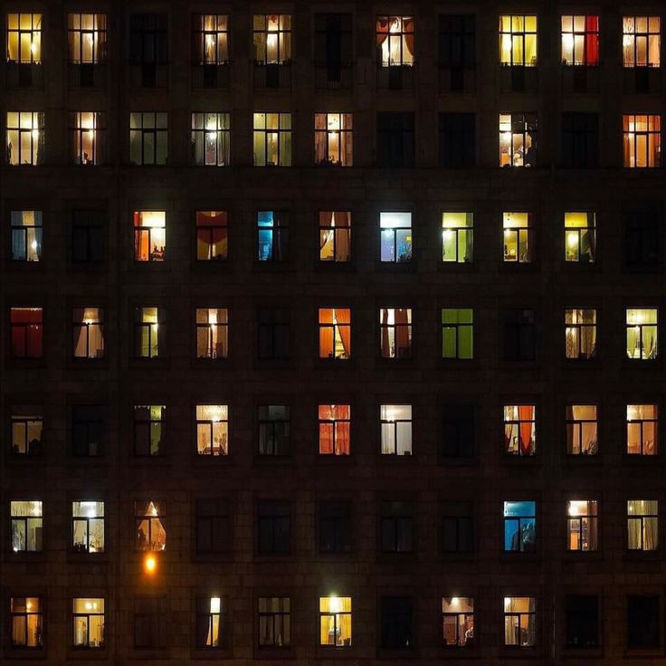 Maruzzella8720's tweet image. Per me Twitter sembra un enorme condominio...
i profili sono gli appartamenti che ognuno arreda esprimendo se stesso infatti la parola profilo significa lineamenti...
i tweet sono le finestre.
Ad alcuni,anche senza conoscerli,ci si affeziona
Il leggersi tutti i giorni affeziona❤️