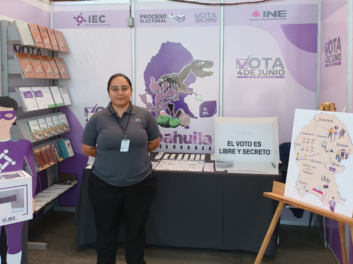 CD13_Coah's tweet photo. #IECInvita 
Nuestra consejera @Jake02Ceci promueve entre los chiquitines cultura cívica y electoral en el stand del @IEC_Coahuila en la @FILCoahuila 2023 📚,  promueve también la Urna Electrónica y programas que implementa el Instituto. @MariSaucedo19 @rodrigo_0378 @Jorge_dlp https://t.co/b45fWx8vCr