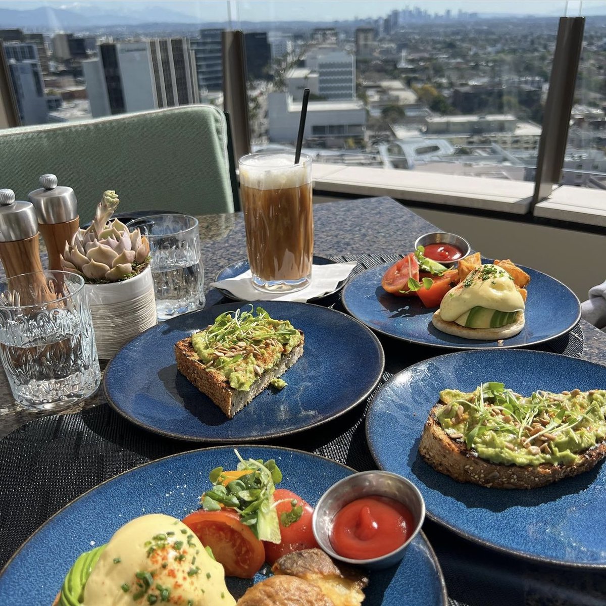 Brunch is better on the rooftop. Join us for a sun-soaked morning treat with brunch at The Rooftop by JG - weekends only. ☀️

cc: <a href="/amandagieschen/">Amanda</a>

.

#brunch #therooftopbyjg #waldorfmoments #beverlyhillsrestaurants #bestrestaurants #lafoodies #foodies