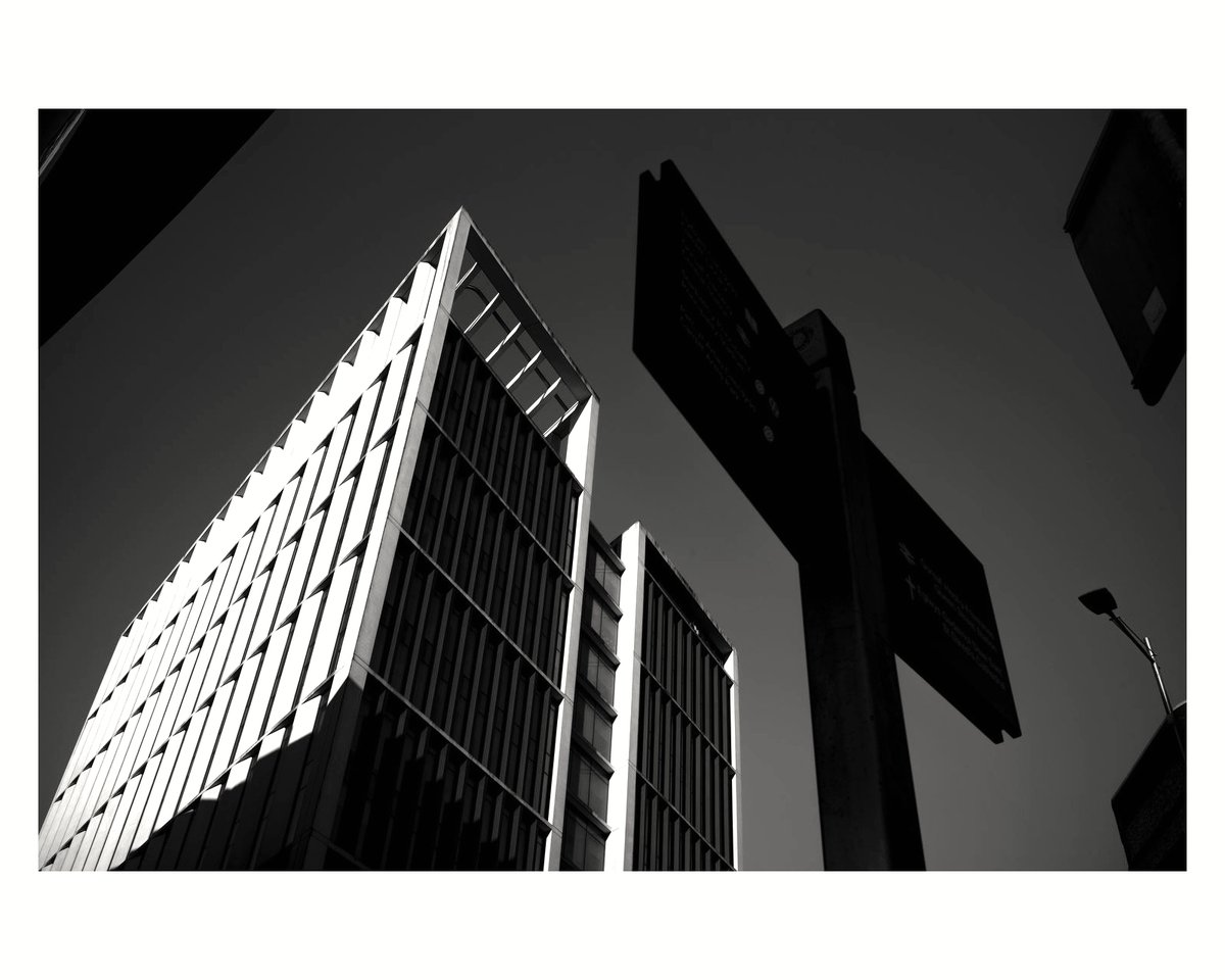 A great type of light &amp; day...
.
.
.
#MYLEICAPHOTO #Leica #LeicaM11Monochrom #M11 #Leica_camera #StoryInMonochrome #Leicagram #LeicaUK