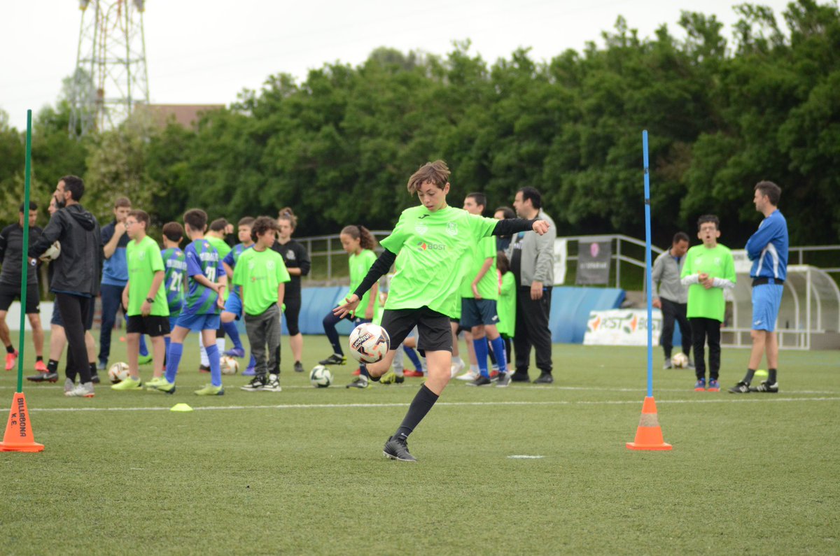 Gaur goizean aurtengo denboraldiko Futbol Egokituko seigarren topaketa ospatu dugu Arratzainen. Eskerrak eman nahi dizkiegu <a href="/billabonafke/">Billabona FKE</a> -ri eta Bost enpresari ekimen berezi honetan emandako laguntzagatik.