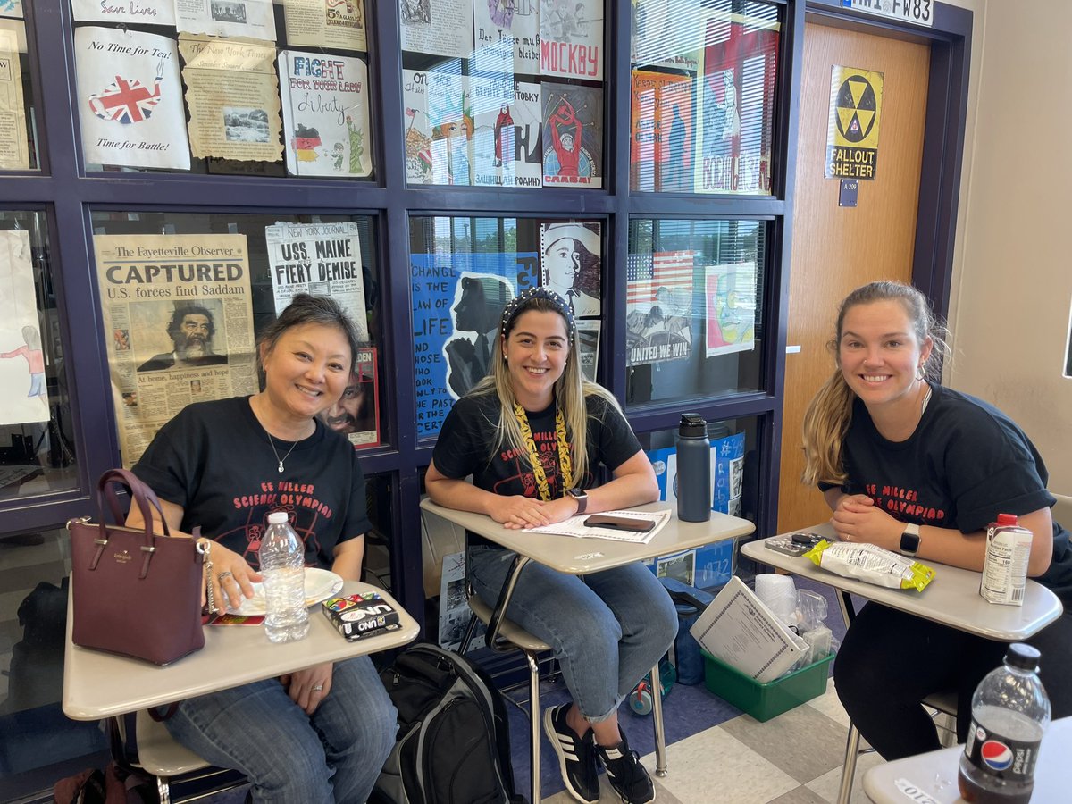 cabrahamjohnson's tweet photo. Science Olympiad Tournament 2023!!! Proud of our students, teachers, and families who worked hard this year to prepare for this event! Gooooo Bulldogs!!!! 💪🏽👊🏼👍🏽 @EEMillerElem  @sarahruddock4 @angiemnslv56 https://t.co/d2ERq4DSFF