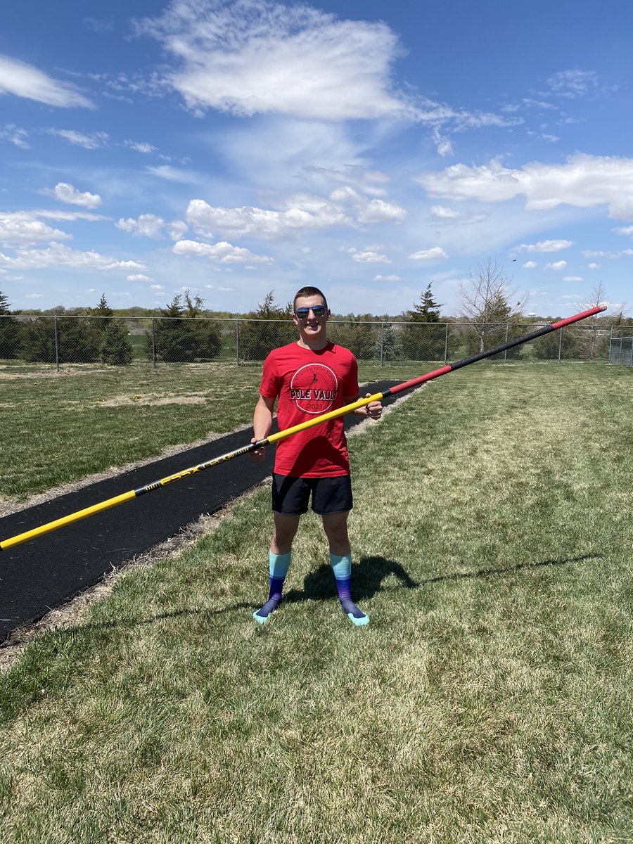 🚨NEW SCHOOL RECORD🚨

Noah Davis gets the school record all to himself with a vault of 13’1! He then followed it up with a vault of 13’7 to improve his school record and break the Trailblazer Conference record!