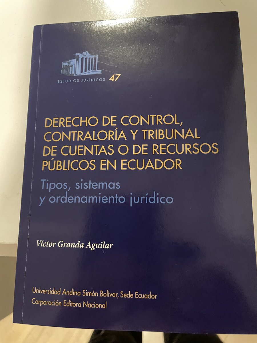victorgrandaa's tweet photo. Gracias a los docentes, autoridades de la U y del Area, al Contralor General del estado, a la CEN, amigos, estudiantes y familiares que me acompañaron generosamente en la presentación de mi libro de Derecho de Control. Gracias por sus amables referencias y valiosos comentarios! https://t.co/BCxlqD0I2T