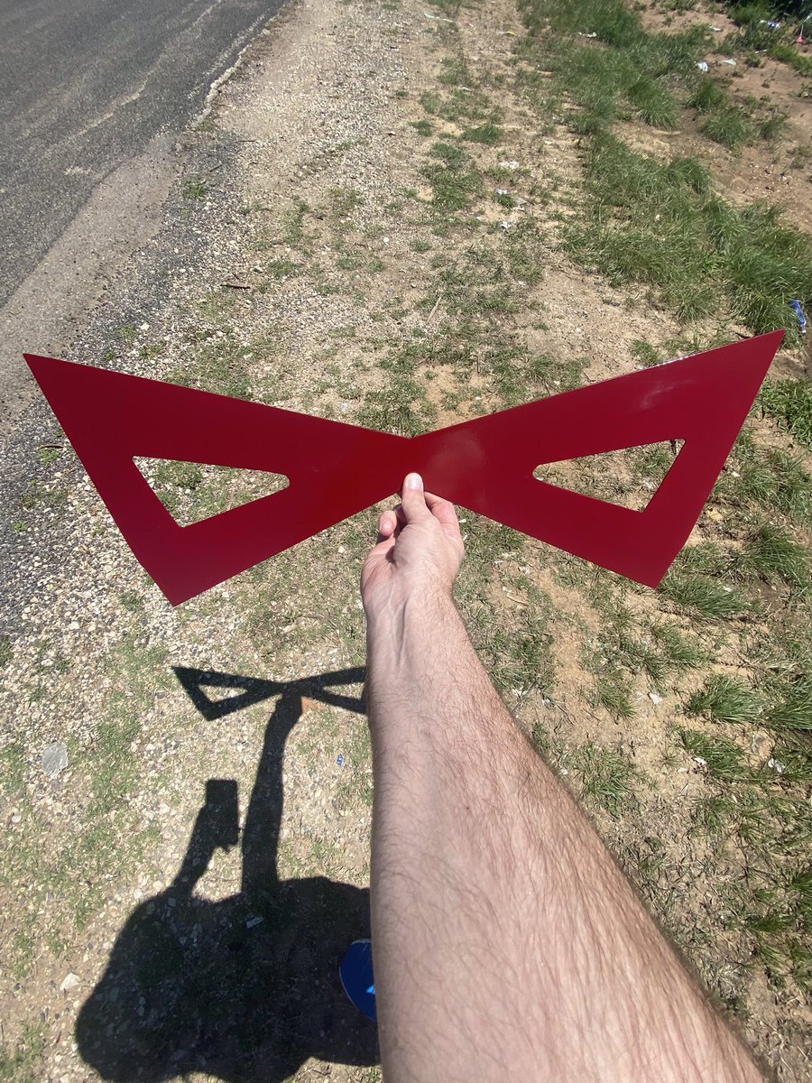 Blurring the lines of art, branding, and weaponry. 

I really wanna toss this thing like a throwing star!

Shouts to Cut Rite Metal Design here in San Antonio! m.facebook.com/CUTRITEMETALDE…