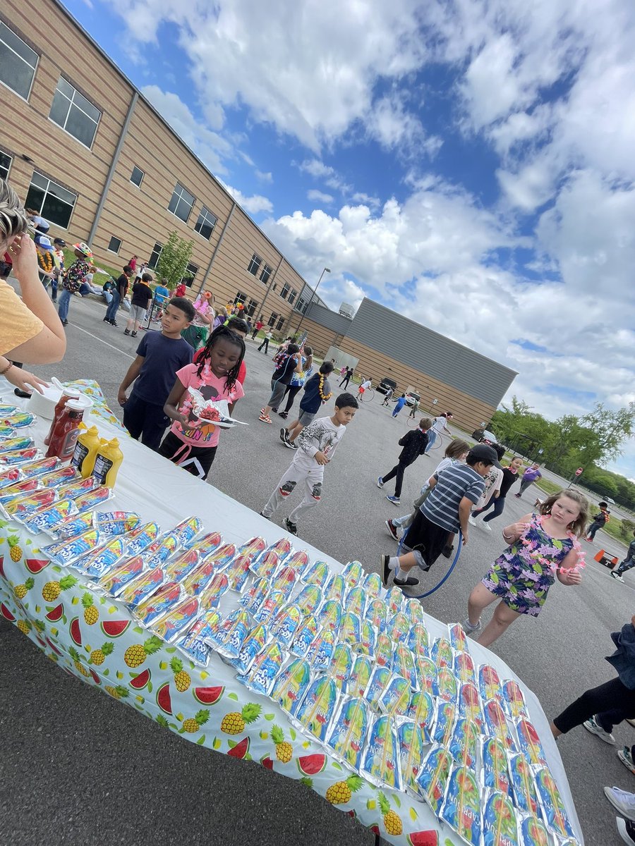 Mrs. Elam tweet media