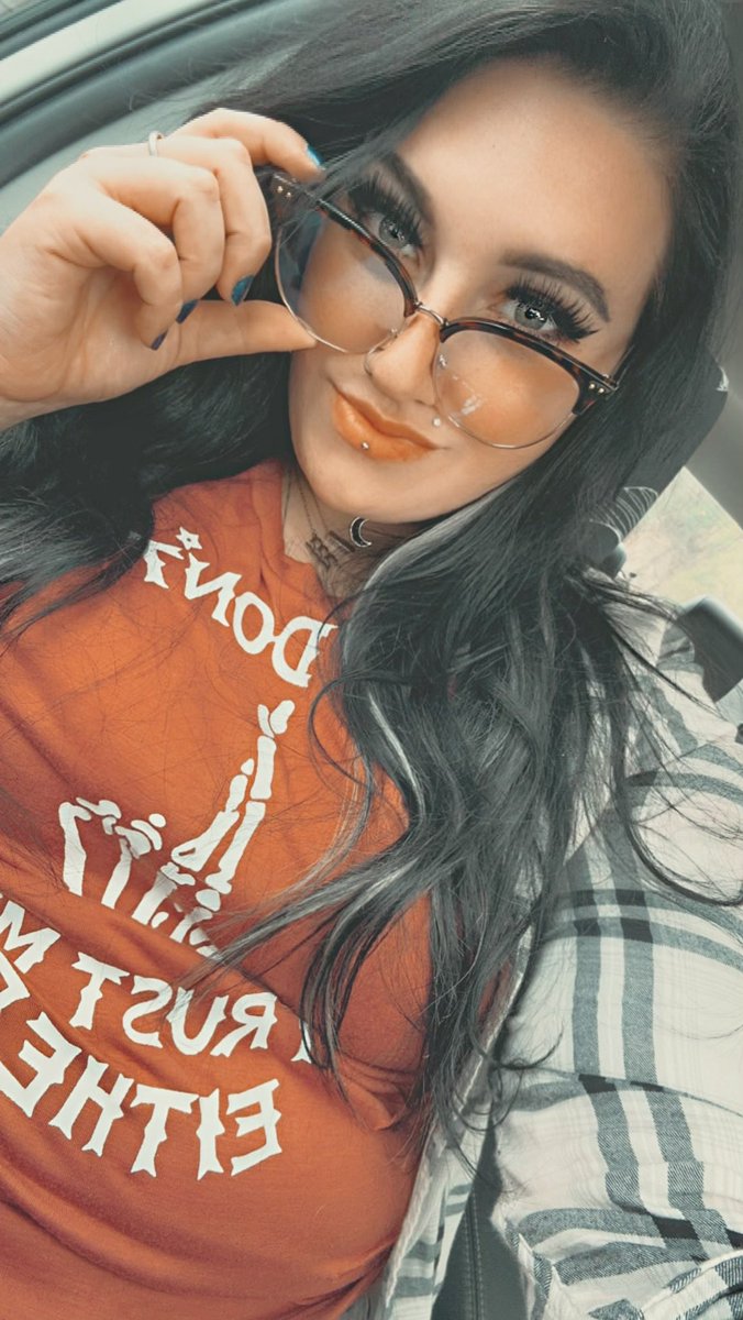 rachhofhellfire's tweet photo. WYCFMRN ?!
#nsfw #nsfwaccount #bibabe #alternativevibes #dommemommy #fwb https://t.co/xlOugimoTX