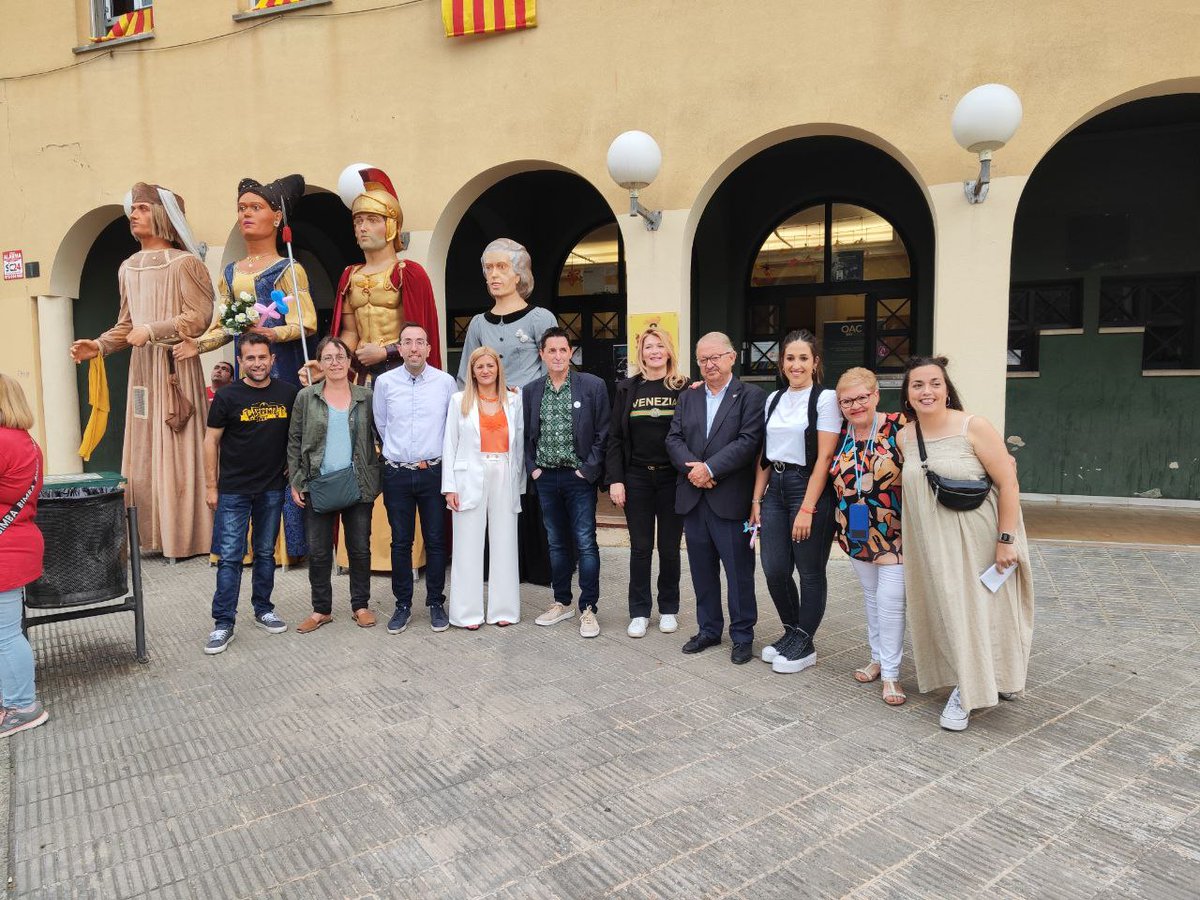 comudelleida's tweet photo. 🔊@ramolins , pregoner de la #FestaMajor de #Mangraners, enceta les festes reivindicant polítiques públiques i acció veïnal per uns Mangraners TOP‼️
👏👏👏

✍️✍️(rebut, per la part que ens toca) https://t.co/T3brCKym4v