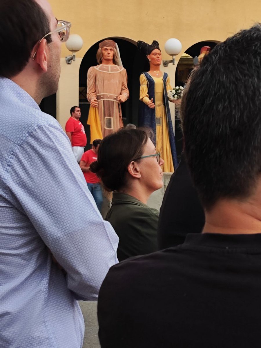 comudelleida's tweet photo. 🔊@ramolins , pregoner de la #FestaMajor de #Mangraners, enceta les festes reivindicant polítiques públiques i acció veïnal per uns Mangraners TOP‼️
👏👏👏

✍️✍️(rebut, per la part que ens toca) https://t.co/T3brCKym4v