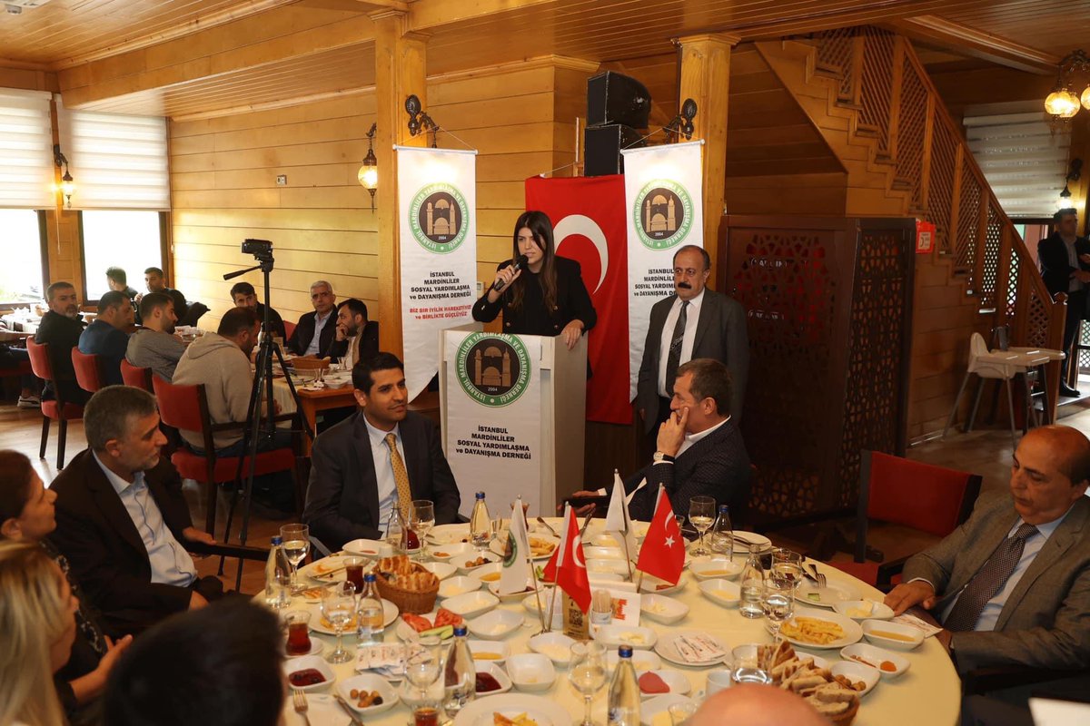 mridvanarslan's tweet photo. Fahri Mardinli Zeytinburnu Bel. başk. @omerrarisoy ‘ın teşrifleri ile 2.bölge MV adayı hemşehrimiz @deryaayaydin34 onuruna düzenlenen kahvaltıya katılım sağladık.
Dernek başkanımız @dilmannkaya ve Bel.Meclis üyemiz @abdulhakimkaya1’a bu güzel organizasyon için teşekkür ediyorum https://t.co/g7NTh3tU6j