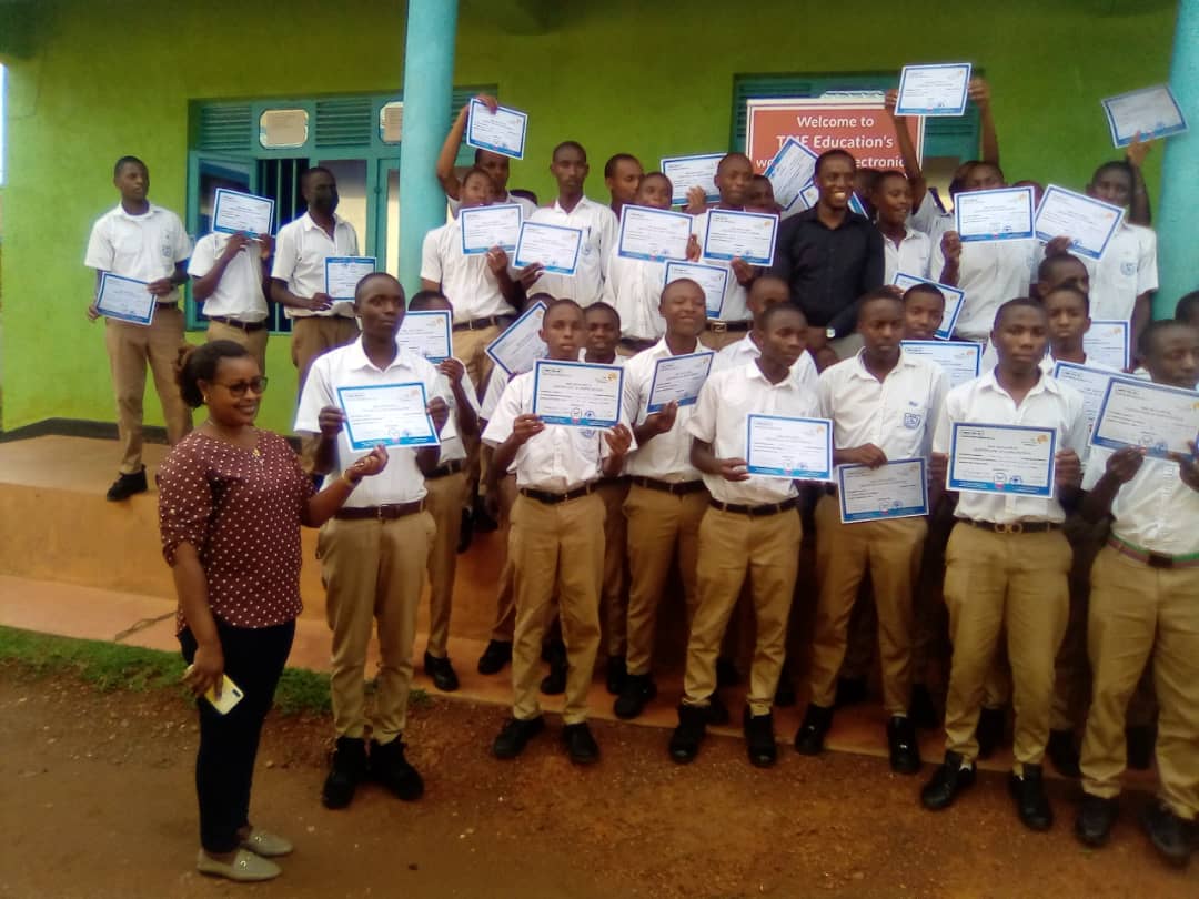 ESBumbogo's tweet photo. Kuri uyu wa 29/04/2023 muri @ESBumbogo abanyeshuri biga mu mwaka wa kane S4MCE na S4MPC bahawe impamyabushobozi mu mahugurwa ya TME Education's workshop on electronics yateguwe na TME EDUCATION AFRICA https://t.co/vYoGqEnUMb