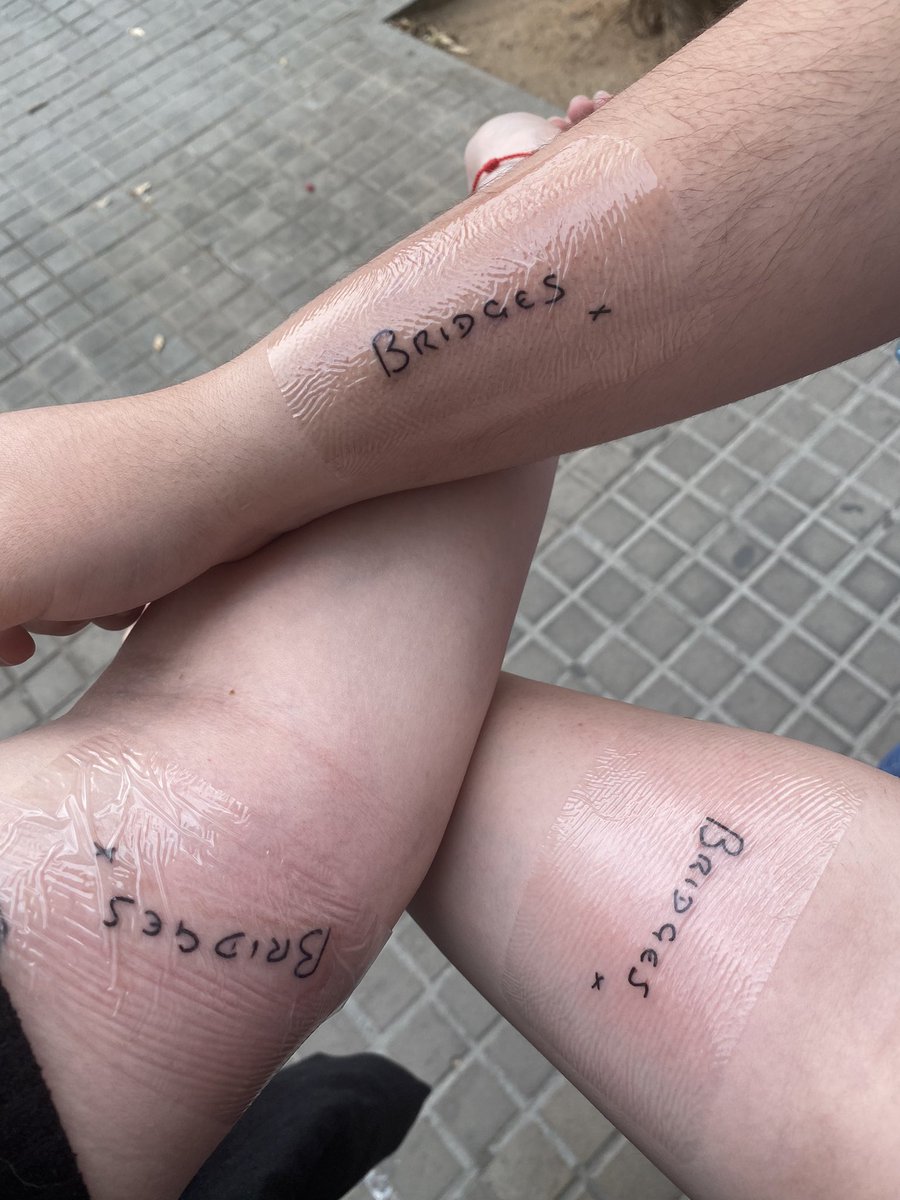 lauribcn's tweet photo. Bridges forever 💙 Thank you @calumscott  ✍🏼 https://t.co/Jn3b41cRaD