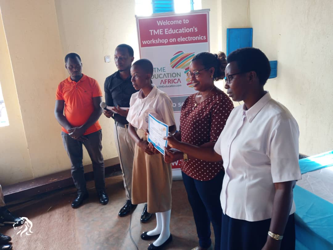 ESBumbogo's tweet photo. Kuri uyu wa 29/04/2023 muri @ESBumbogo abanyeshuri biga mu mwaka wa kane S4MCE na S4MPC bahawe impamyabushobozi mu mahugurwa ya TME Education's workshop on electronics yateguwe na TME EDUCATION AFRICA https://t.co/vYoGqEnUMb