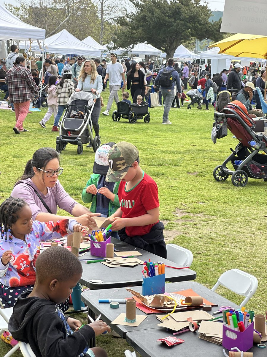 Airport2Park's tweet image. Going on NOW Saturday until 2pm! Annual Arts &amp;amp; Literacy Festival. Virginia Avenue Park, Santa Monica, Storytime Stage, music, dance and more. #ParksAreEssential #ParksAreForEveryone #MoreParks