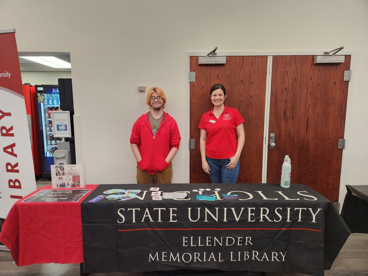 NichollsLibrary's tweet image. Andrew &amp;amp; Brandy are visiting with prospective @NichollsState students today at Colonel Day!  

#geauxcolonels #nichollslibrary