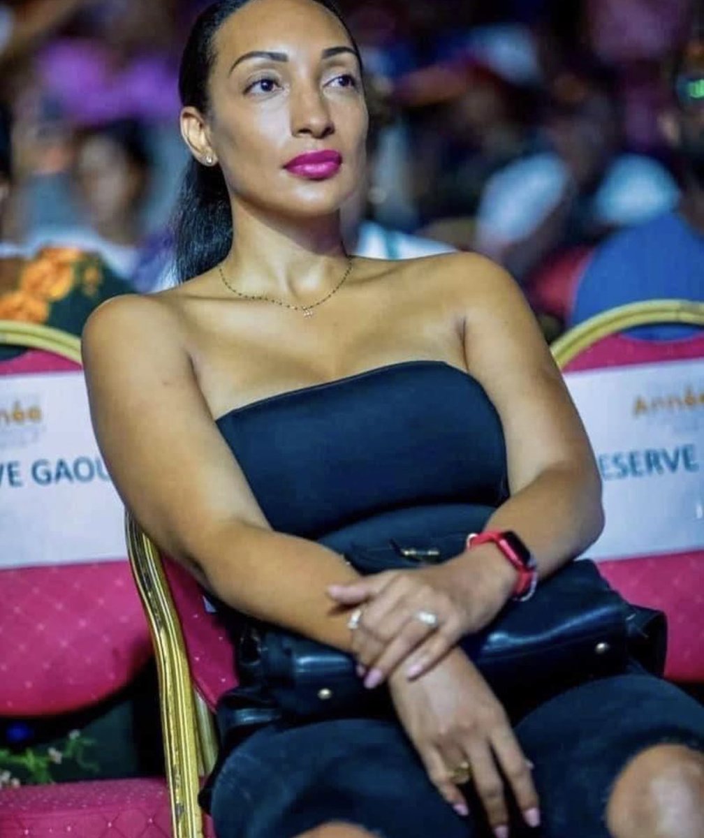 JusteJ69's tweet photo. TW: VIOLENCES MASCULINES…

Elle dénonce son mari un « haut placé »  de la Côte-D’ivoire 🇨🇮 
De violences depuis 5 ans…

Je suis choquée de constater que sa propre mère ne semble même pas soutenir sa fille 
« Faut pas gâter ton foyer… » 🤡 https://t.co/zV7jiYk7jz